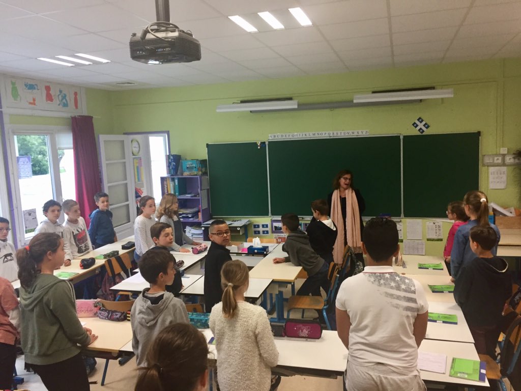 acpoitiers's tweet image. Les élèves de CM1-CM2 de l'école Paul Eluard #DompierreSurMer @DSDEN17 formés aux #GestesDePremiersSecours #PSC1 #ParcoursCitoyen