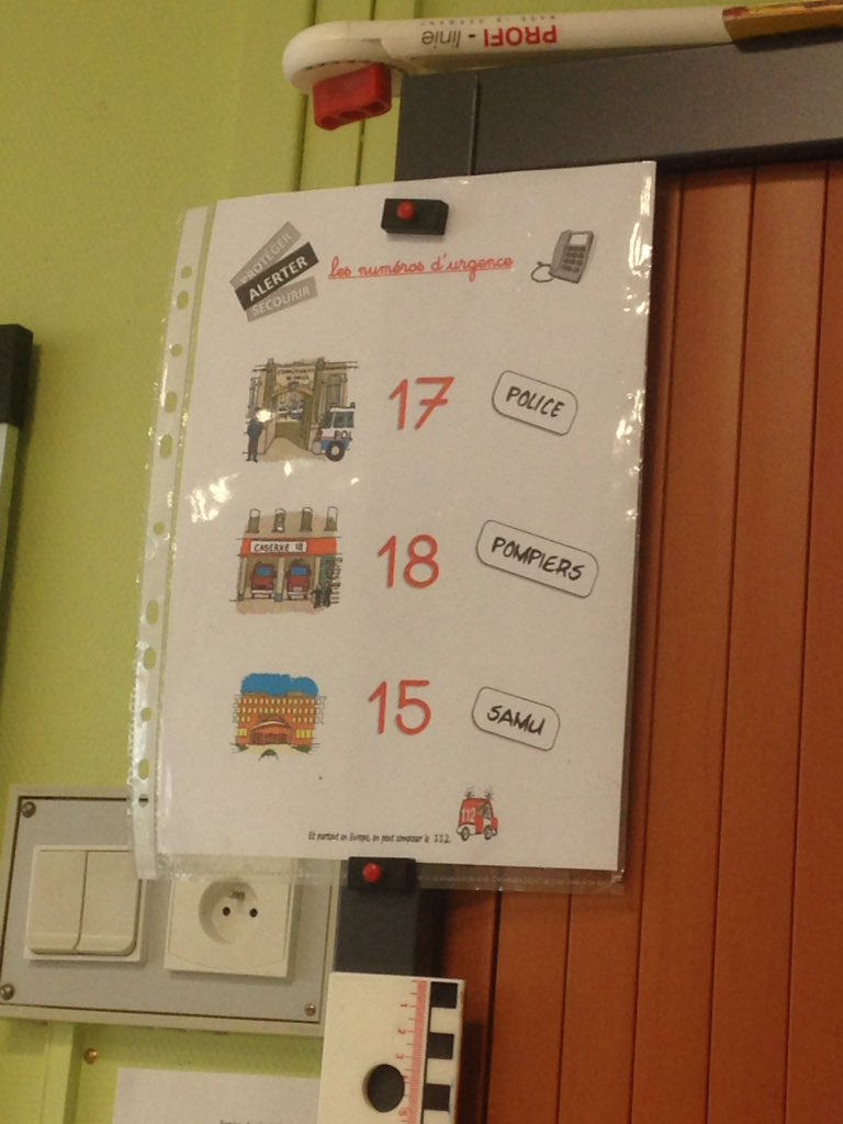 acpoitiers's tweet image. Les élèves de CM1-CM2 de l'école Paul Eluard #DompierreSurMer @DSDEN17 formés aux #GestesDePremiersSecours #PSC1 #ParcoursCitoyen