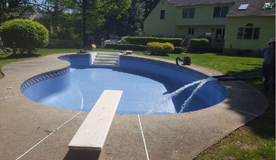WatermanWaterNJ's tweet photo. Chester, NJ Pool fill today. #Water #NewLiner #ThanksEverClearPoolsNJ #NJ #Pools #JoeFunariWaterman https://t.co/YWrOMe2svF