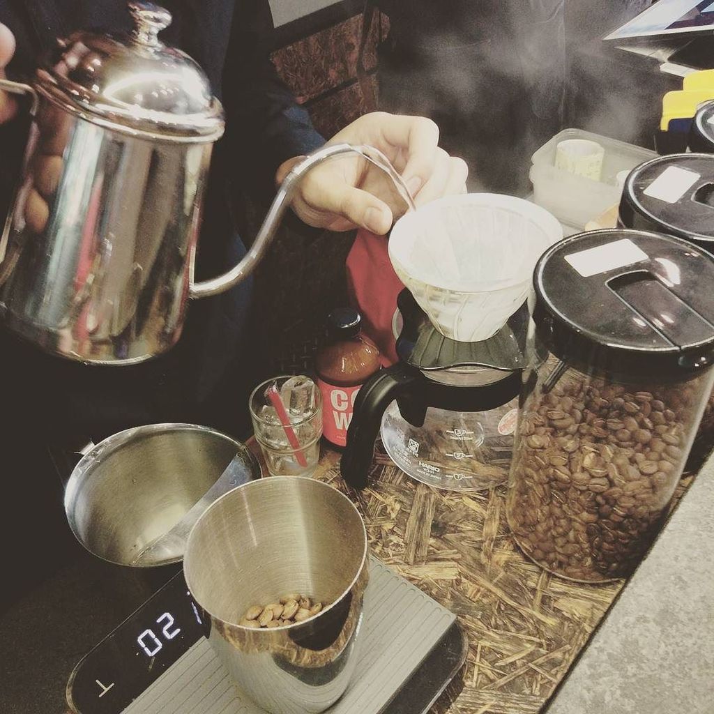 Jeff_TJ's tweet photo. Waiting for my Rasuna 😊
#kopi #coffee #coffeeaddict #rasuna #tanamera #mydailydose #brewinstyle #brewwithstyle #ba… https://t.co/Y4NPiT1Yo4 https://t.co/WbuvqwcHpj