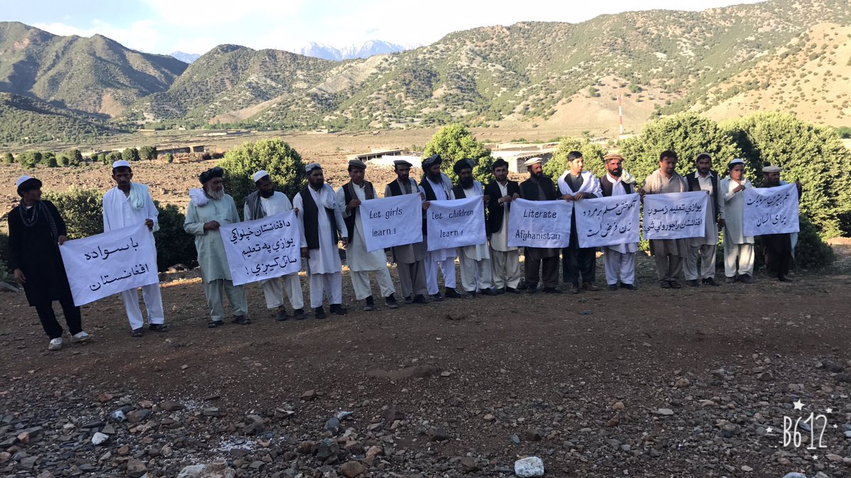 matiullahwesa's tweet photo. Meeting tribal leaders and elders at Dand pattan district of Paktya to discuss support for girls education
#AFG #triballeaders #girleduction https://t.co/Lg284K6tHT