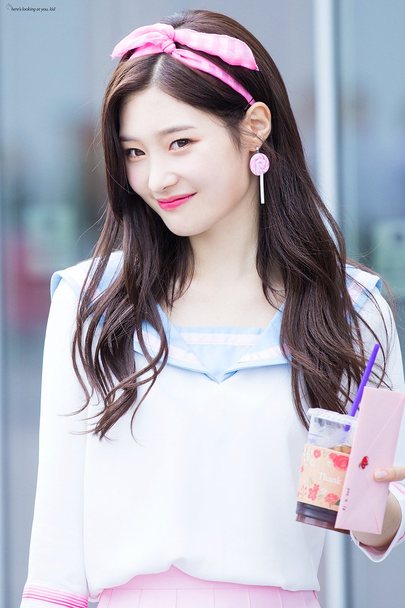 hlayk1201's tweet photo. 170516 더쇼 깜짝 챈미팅 채연이 #정채연 
가장 내게 힘이 돼 주었던
나를 언제나 믿어주던 그대~ https://t.co/cLsJqg4YmE