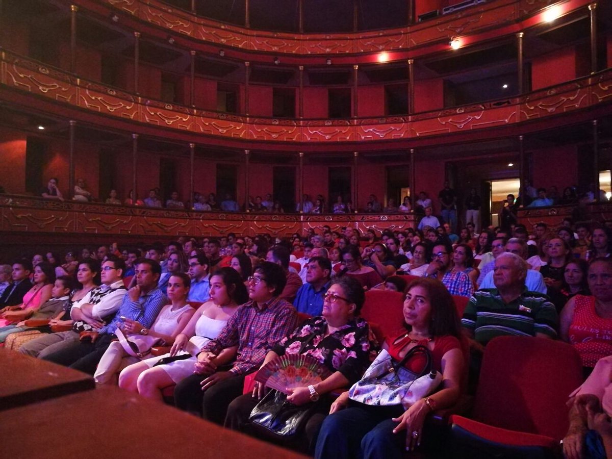 bugadigital's tweet photo. Por un valle territorio inteligente e innovador trabajamos de la mano #TICGobValle y #BugaDigital en apropiación TIC en los grados PVD Buga https://t.co/owESvWIdP4