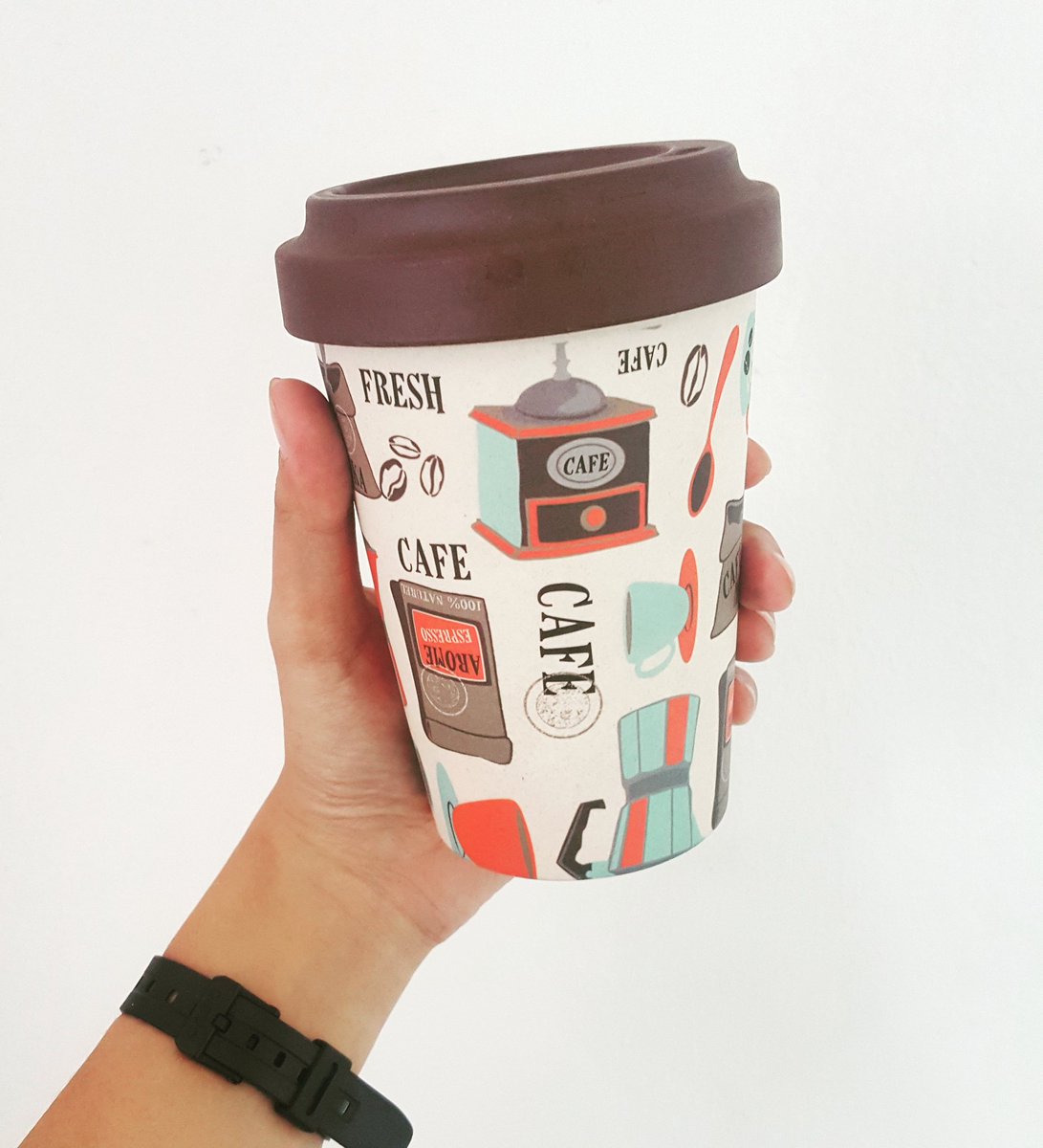 fatitamaldita's tweet photo. Bamboo fiber mug from Gourdo's. Suitable for hot and cold drinks. So pretty! No weird taste plus it doesn't add to plastic wastes @Gourdos https://t.co/cD651dgU3S