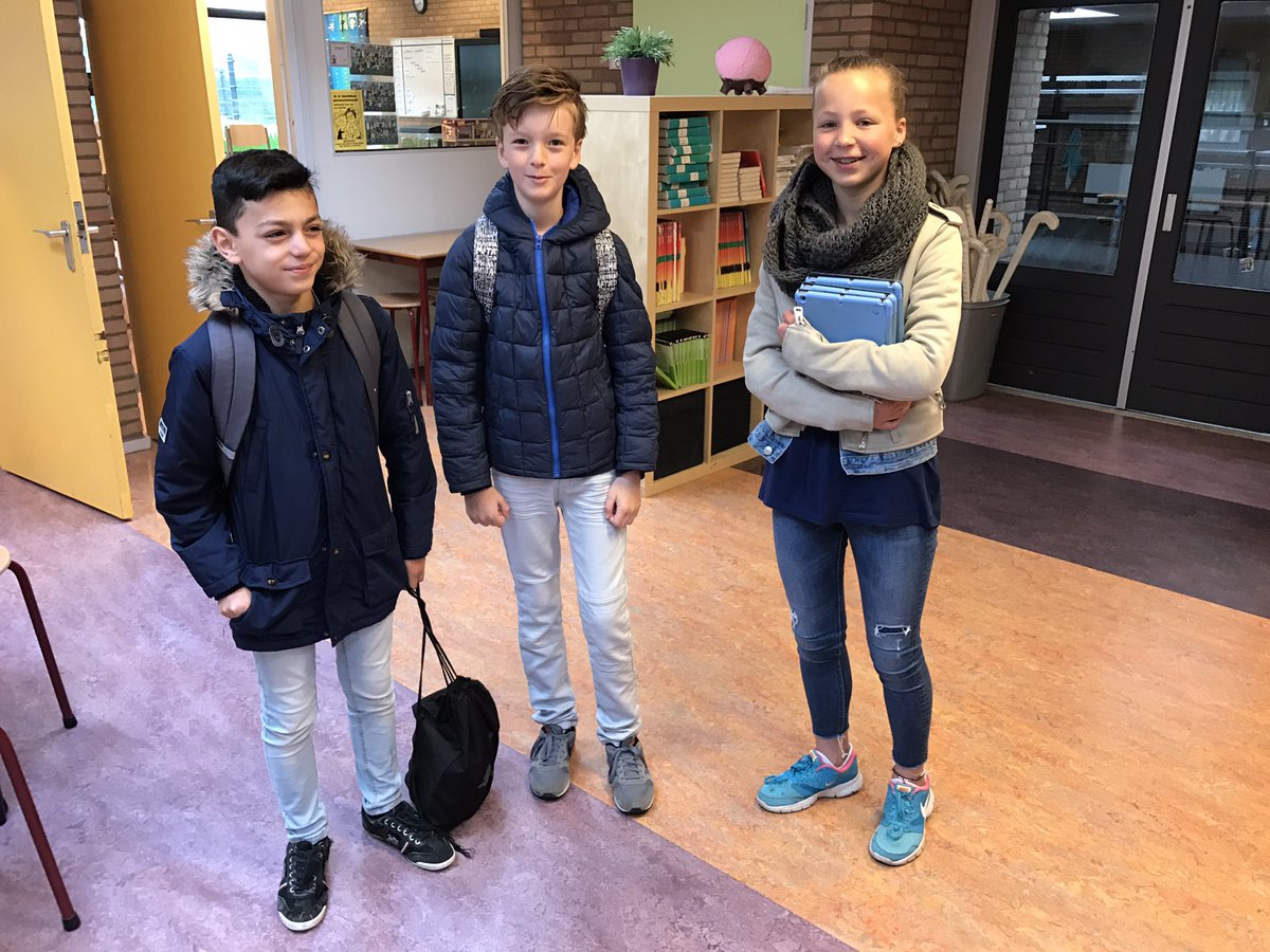obsJeroenBosch's tweet photo. Spannend! Klasse(n)ruil XL. Alper, Bram en Isa ruilen een dagje met 3 kinderen van een andere school. Zo leren we van elkaar!#debasisfluvius https://t.co/tQkpcriwCv
