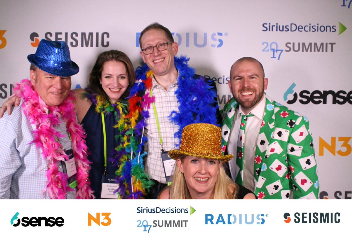 jlanebaker's tweet photo. Fun at #SDSummit green tie gala https://t.co/5bGKoSQueK