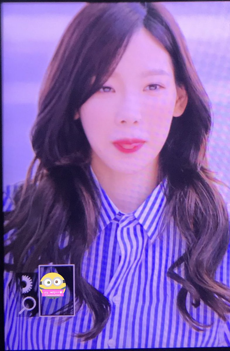 [PIC][18-05-2017]TaeYeon khởi hành đi Đài Loan để biểu diễn tại 3 đêm Concert “PERSONA” vào hôm nay DAFpVt4VwAA30hN