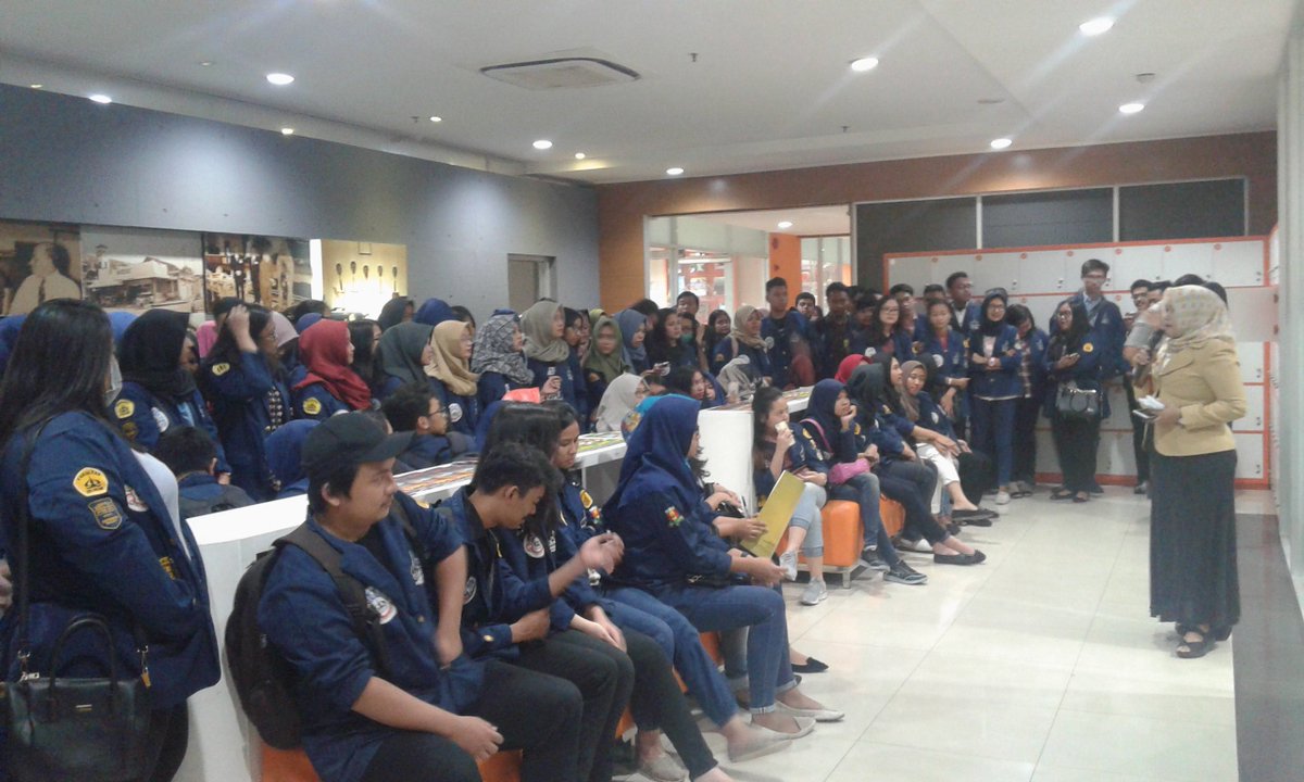 bpkrilib's tweet photo. Company Visit 250 Mahasiswa/i Universitas Trisakti Jakarta di Perpustakaan dan Miniatur Museum BPK RI, 18 Mei 2017 https://t.co/2xngtakQ9h
