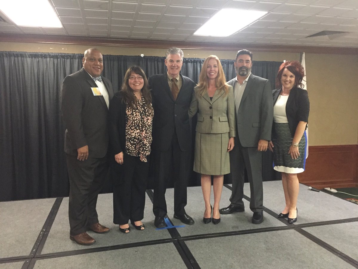 CollinsCathe's tweet photo. Office Depot Committed to Learning supporting our California school districts @TomTorlakson #2017GoldRibbon #ODC2L https://t.co/5y5WexdcG6