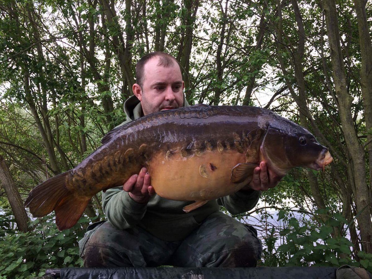 Steve managed to bag a chunk from his local Day ticket water, Steve  fished a peardrop pop up over a handful of Jaffa to bag this 26.8