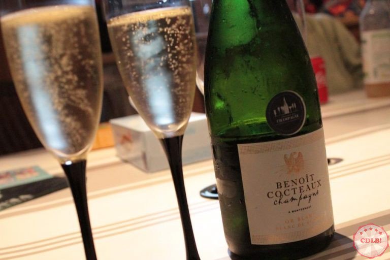 CDLBox's tweet image. Aujourd'hui dégustation à plusieurs du #Champagne de @ChineurdeChamp 
Une magnifique découverte 🍾😍
#Unboxing #Box

bit.ly/2pZf01Y