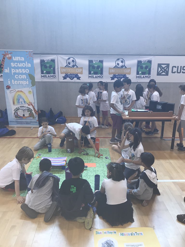 gdimaggio3's tweet photo. Oggi exibit robotica in bicocca, Battaglie strategiche e ritmo @AnnalisaSilves @Monica37737157 @PLLanzarini @EnzoZecchi #compitoautentico 😉 https://t.co/IrcJ5rJC9V