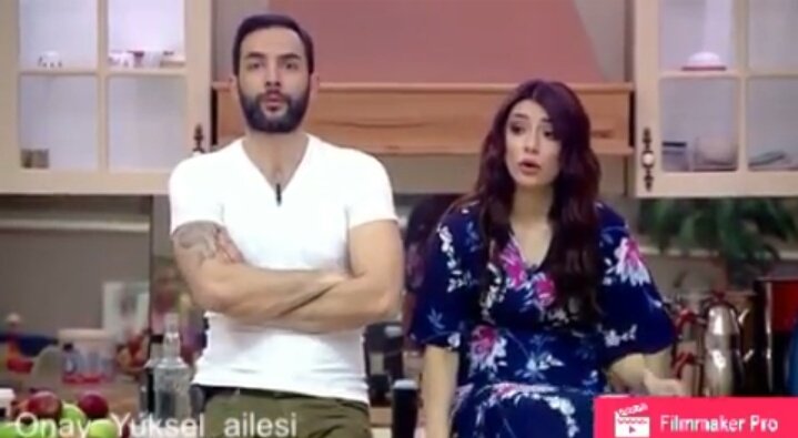 Sonsuzzmu's tweet photo. Onur Yüksel etek kontrol sirasi:
1.Eliyle kapatmak
2.Karsidaki aynadan görünüyormu diye bakmak
3.Egilip bakmak 😂❤ 
@onuryuxel #kismetseolur https://t.co/r9U6nn8ymz