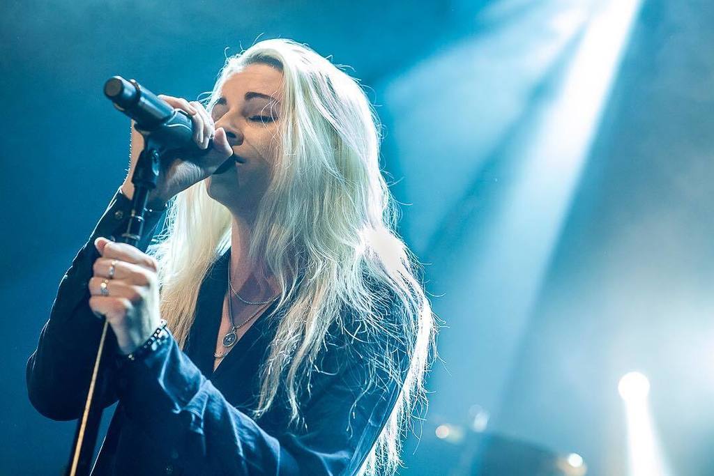 Keristof's tweet photo. All We Know Of Heaven, All We Need Of Hell - @thisispvris 🙌🔥
#pvrisband #pvrisinparis https://t.co/mcU1YwCHCE