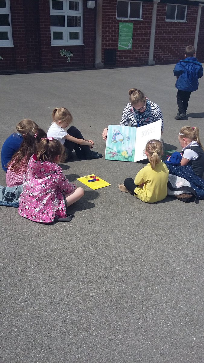 TH_Year6's tweet photo. @TangHallPrimary @OutdoorClassUKI #OutdoorClassroomDay #flashread https://t.co/Vd33LLVcRY