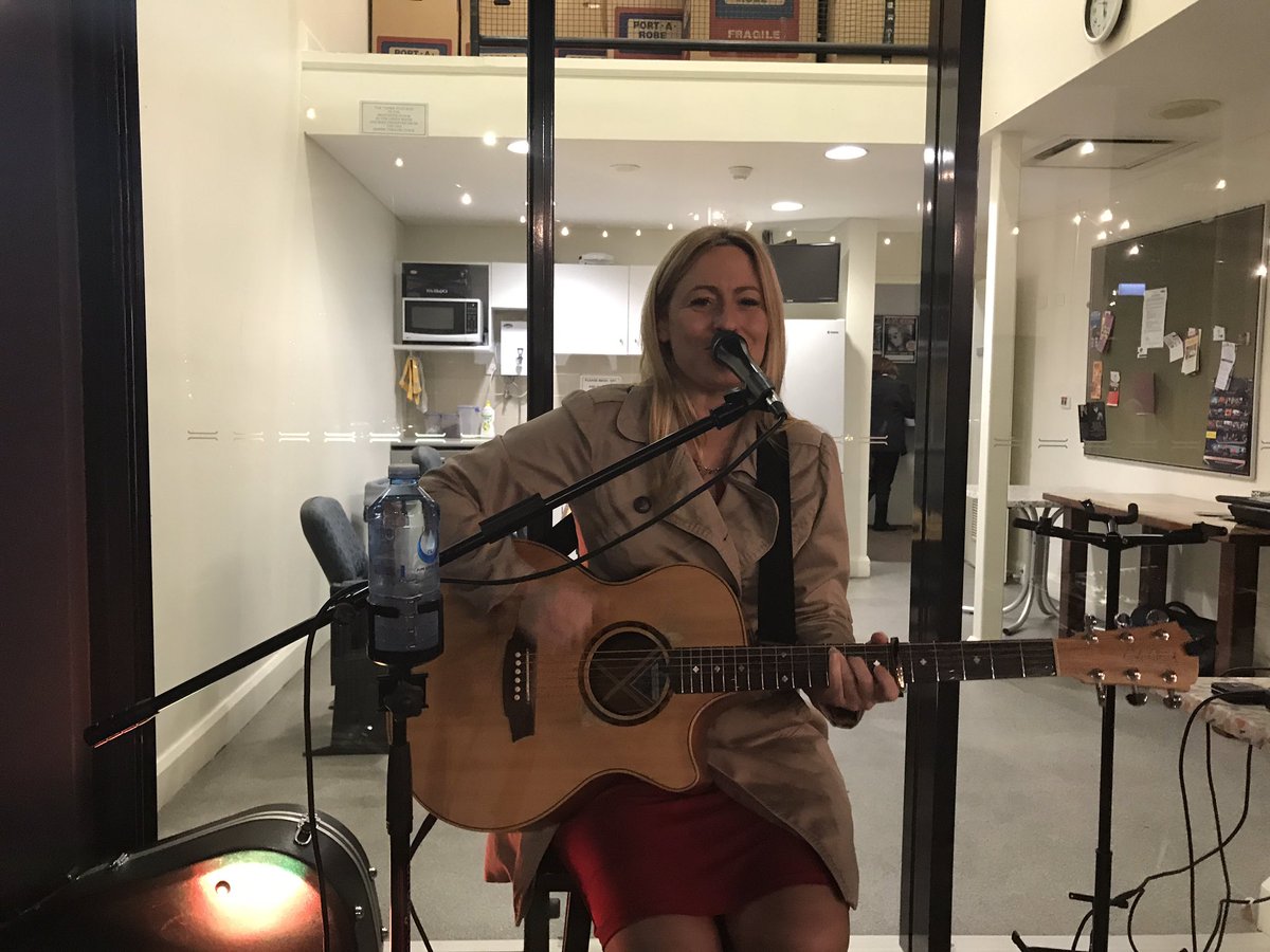 Victoria Qualischefski plays at the evening event of the <a href="/FoodLeadersAus/">FoodLeadersAustralia</a> #400mAg event <a href="/TSBEnterprise/">TSBE</a> <a href="/Ben_Lyons_/">Ben Lyons</a> <a href="/ShaneCharles72/">Shane Charles</a>