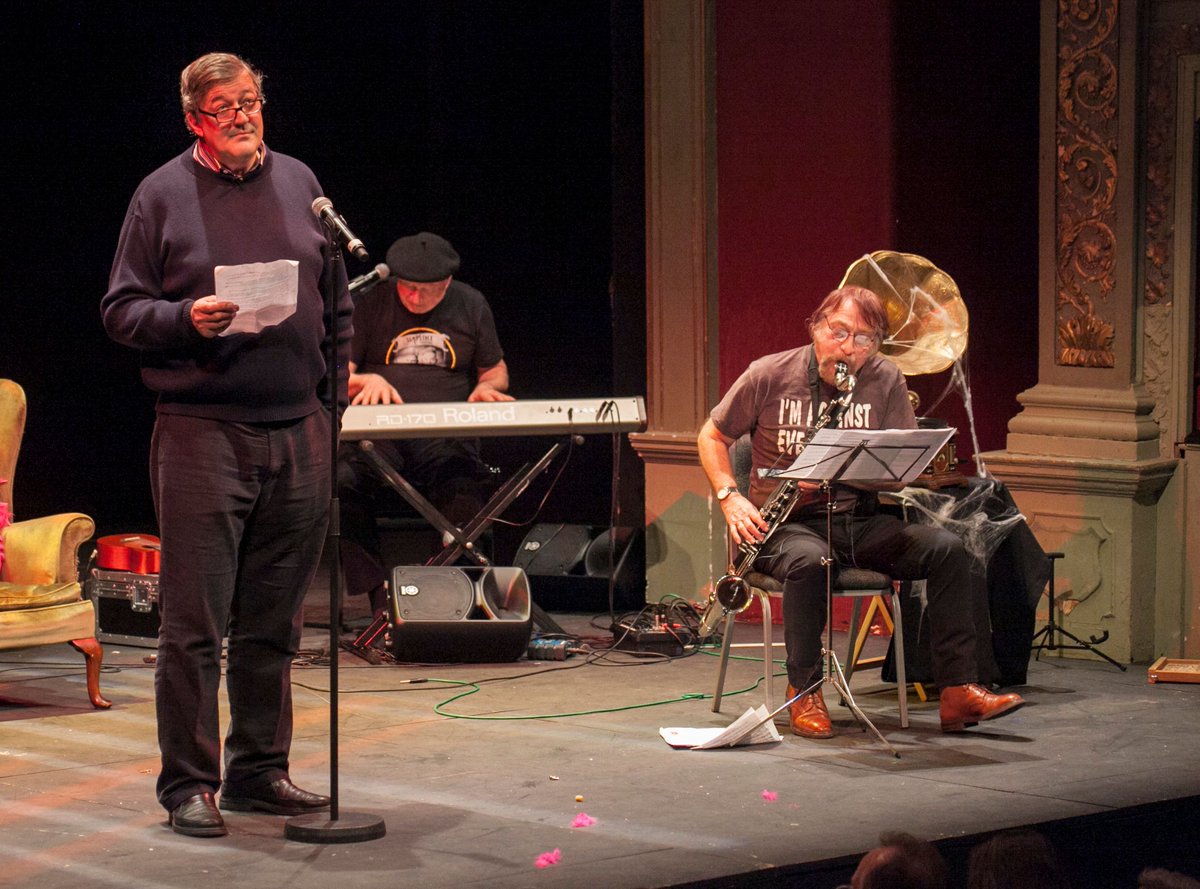 SlapstickFest's tweet photo. #RodneySlater, who performed at #Slapstick2015, is crowdfunding for his debut solo album! https://t.co/9Ww0Uw7ZeY @stephenfry @NeilInnes https://t.co/ivuGIyrcop