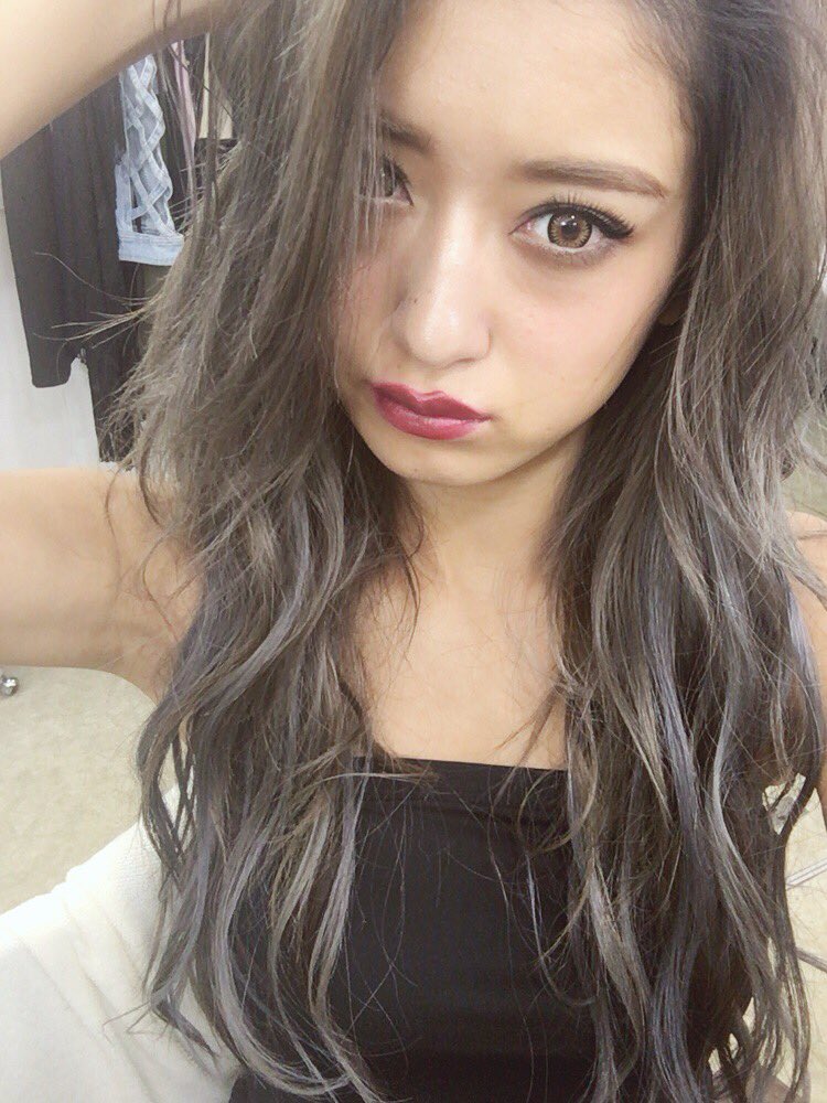 みちょぱ 池田美優 今日はプロデュースカラコン Dopewinkの撮影でした 新シリーズは夏頃発売 今回のシリーズもめちゃいい感じ 前シリーズのポスターも 新しくなるからお楽しみに 詳細はまだ待っててね 写真のカラコンは発売中のやつ みちょぱ 池田美優 今日はプロデュースカラコン Dopewinkの撮影でした 新シリーズは夏頃発売 今回のシリーズもめちゃいい感じ 前シリーズのポスターも 新しくなるからお楽しみに 詳細はまだ待っててね 写真のカラコンは発売中のやつ