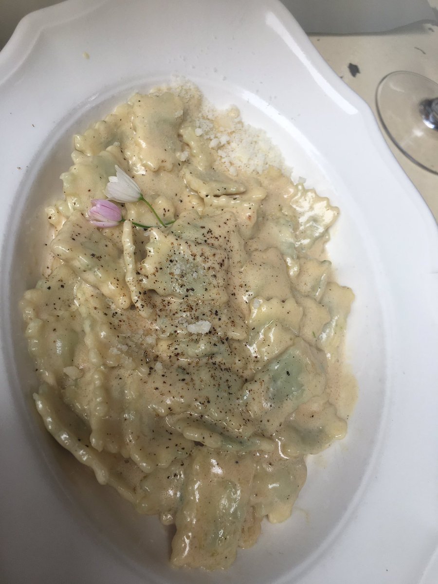 ficg_culinario's tweet photo. Estamos en #Cannes! #CannesFestival2017 #food #dalaura https://t.co/zhjrm1A302
