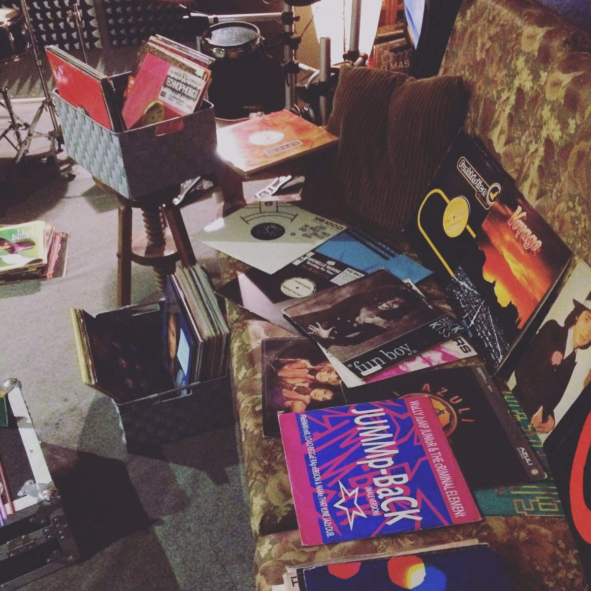 MarWavemusic's tweet photo. A lot of vinyls to sample 👌🔥 https://t.co/pMe1b35NlT