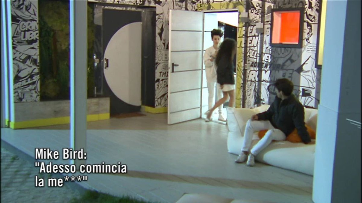 gif_bird's tweet photo. Partono le canzoni del disco di riccardo mood #amici16 https://t.co/ulkiJU9olp