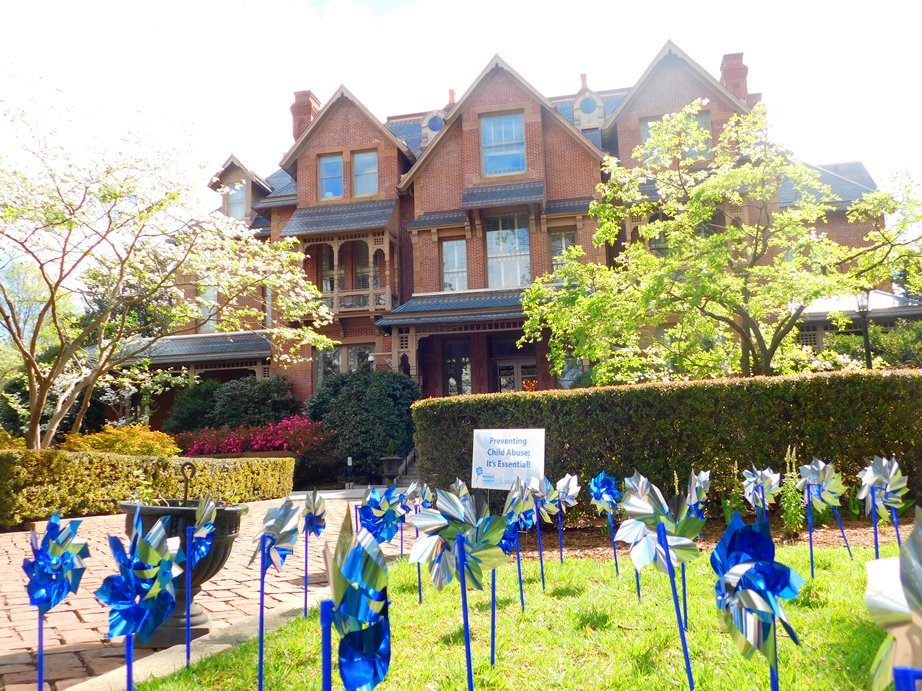 PCANC's tweet image. #ThrowbackThursday &amp;amp; special thanks to @FLONC for inviting us plant pinwheels at the Executive Mansion for Child Abuse Prevention Month! RT