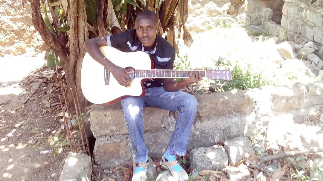 ArtporiumKe's tweet photo. Thierry Nkurunzinza from Burundi is a drums and guitar player.His style of music is Reggae. #TalentDevelopmentKe https://t.co/VCA6EQINes