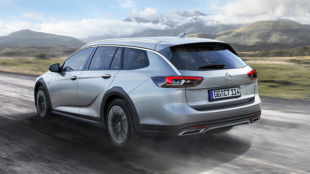 Es gibt Stadt- und Landmenschen. Der #Insignia Country Tourer ist für beide gemacht. bit.ly/UmparkenImKopf…