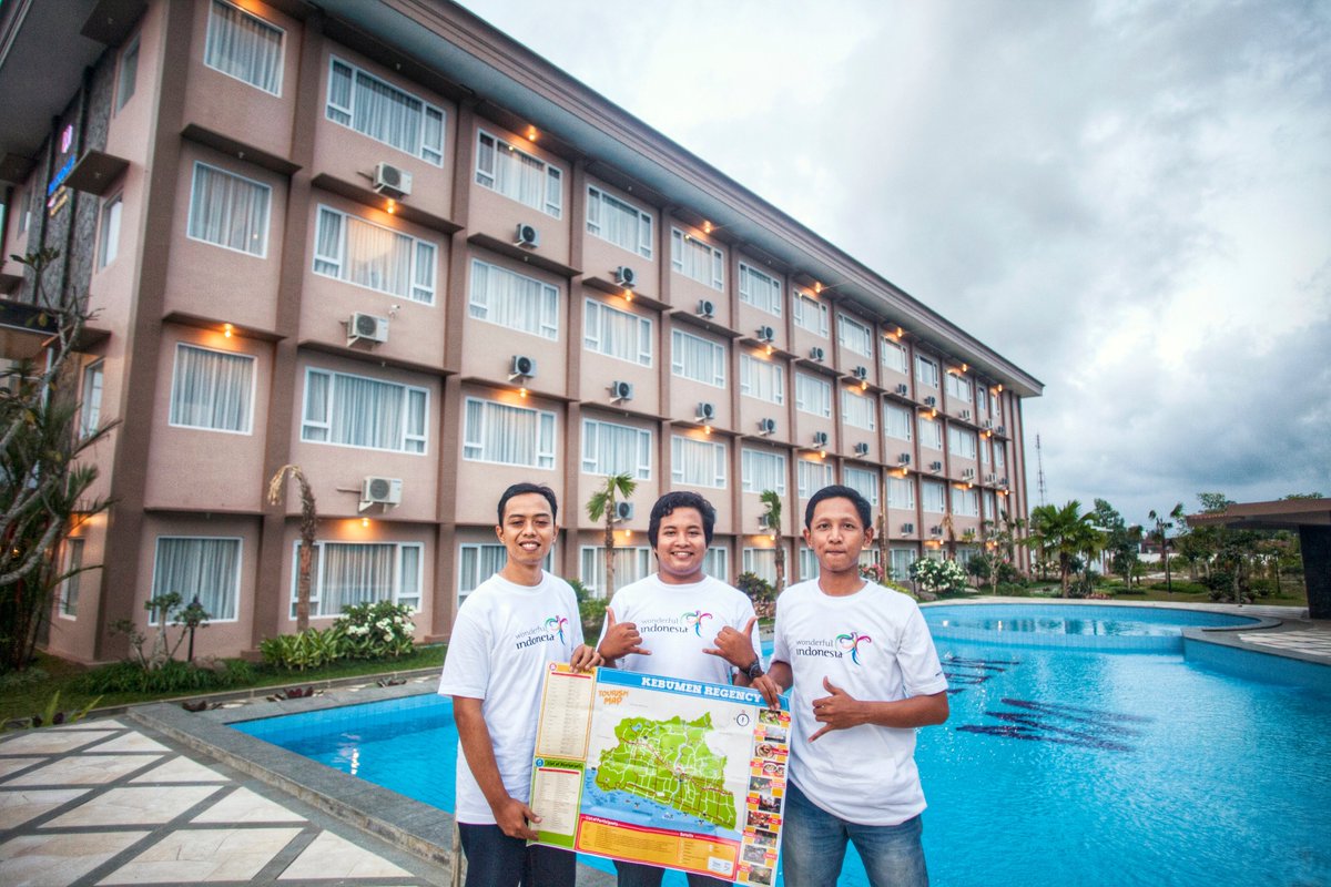 Soft opening Hotel Mexolie (dekat stasiun Kebumen) pada Minggu, 21 Mei 2017
#bukukebumen #kebumentourismmap #petawisatakebumen