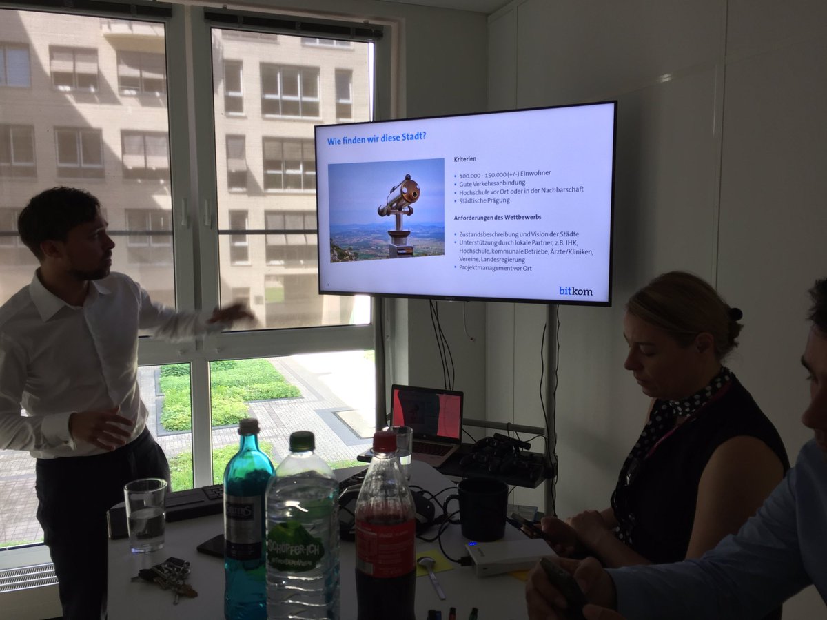 rene_pickard's tweet photo. #ctour @c_netz @JulianeZielonka Christian Kulick von @Bitkom erklärt uns den Ansatz der @DigitaleStadt https://t.co/lh8t2O0mR6