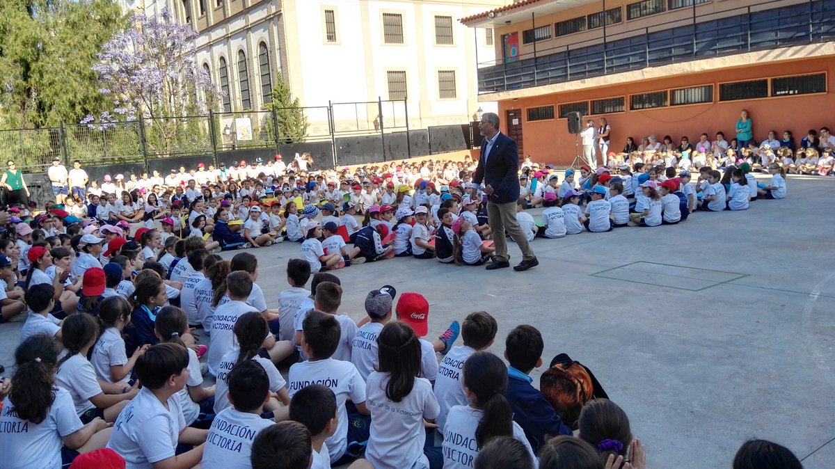 VeronicaFerrerD's tweet photo. Celebrando el DÍA de la FUNDACIÓN https://t.co/goU5wUcpZw