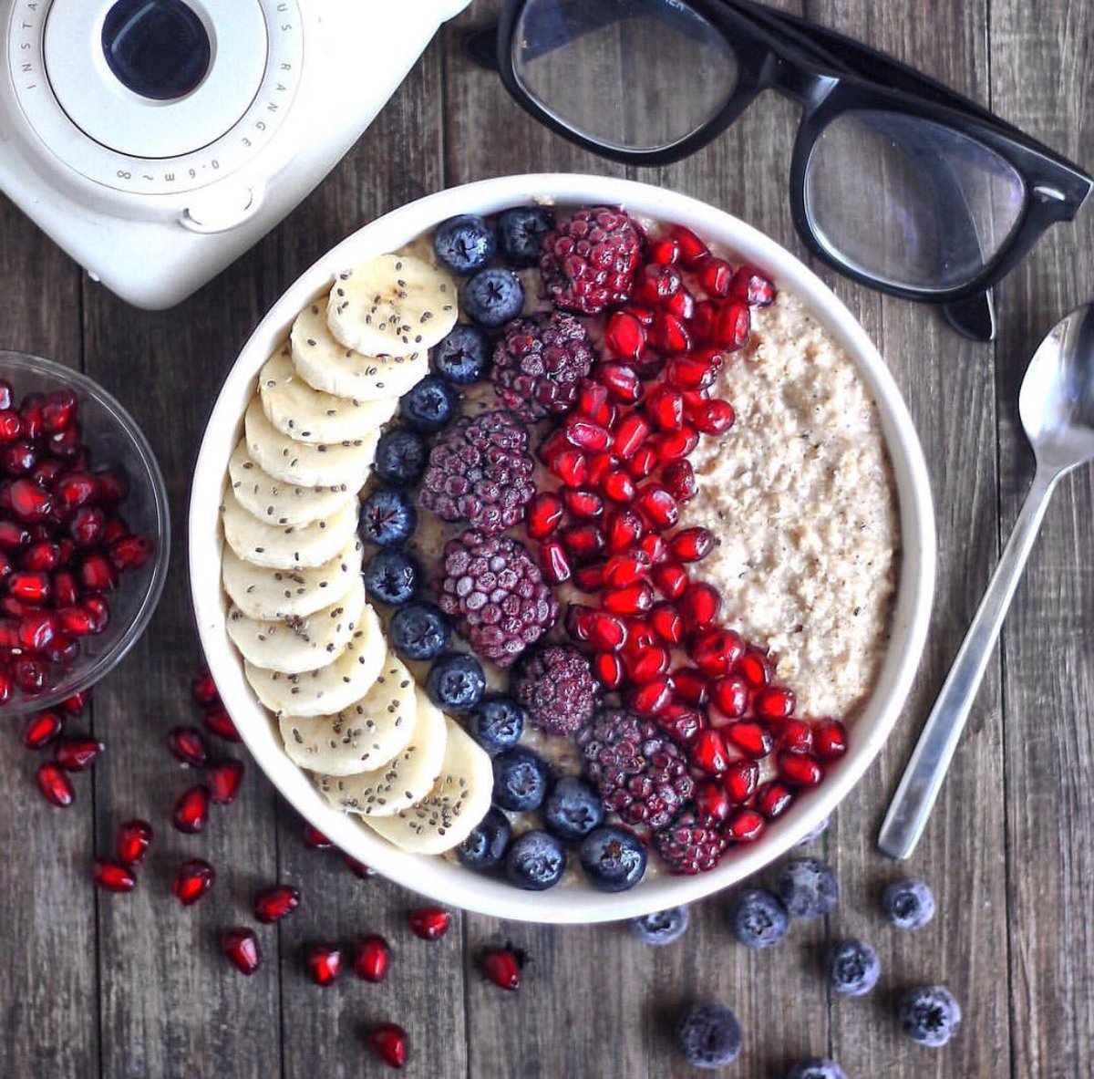 kaddincom's tweet photo. Sanat eseri değil de ne bu şimdi?🙈#loveit #acaibowl #healthy #acai #nature #healthyfood https://t.co/jUEHTRuKEK