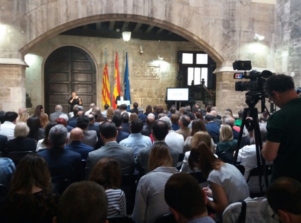 rafjuan's tweet photo. .@Rafa_Climentg anuncia inversión de más de 228 millones para mejorar empleabilidad de mayores de 30 años con #AvalemExperiència https://t.co/PKAroFueT9