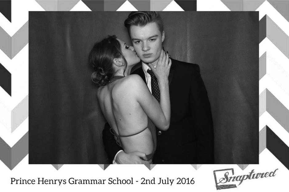 TBT to Prom Season last year - Looking for the best in #Photobooth entertainment - HERE WE ARE!

#Prom2017 #events 

snapturedphotobooth.com/prom-season-is…