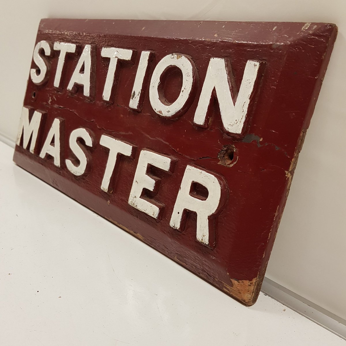 HomeAlchemy's tweet image. Gorgeous 1940s Station Master sign (oak with metal letters applied) home-alchemy.com/products/stati… #railwayana #stationmaster #newstock #salvage
