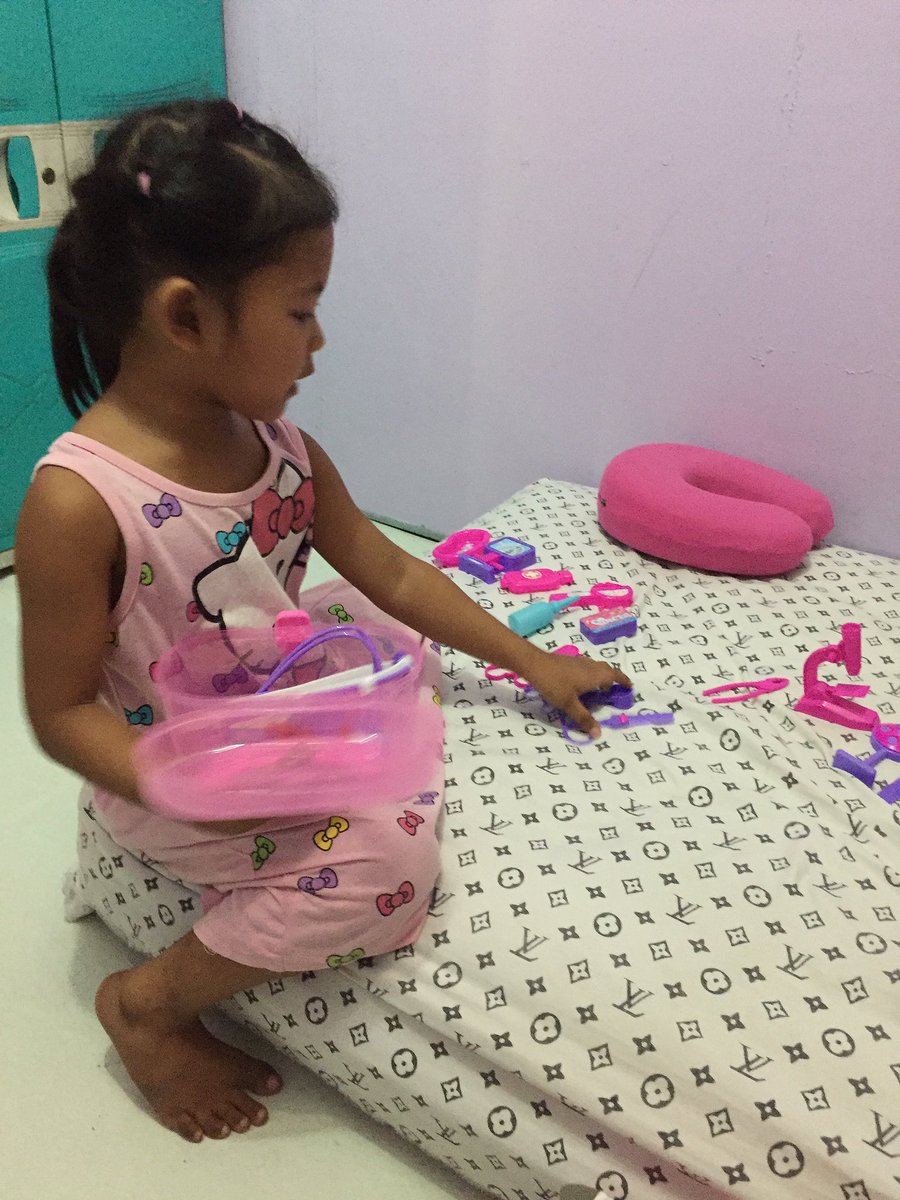 mmariagustin's tweet photo. My future MD-PhD 😅🤓🔬💉 https://t.co/l6q0N0ducH