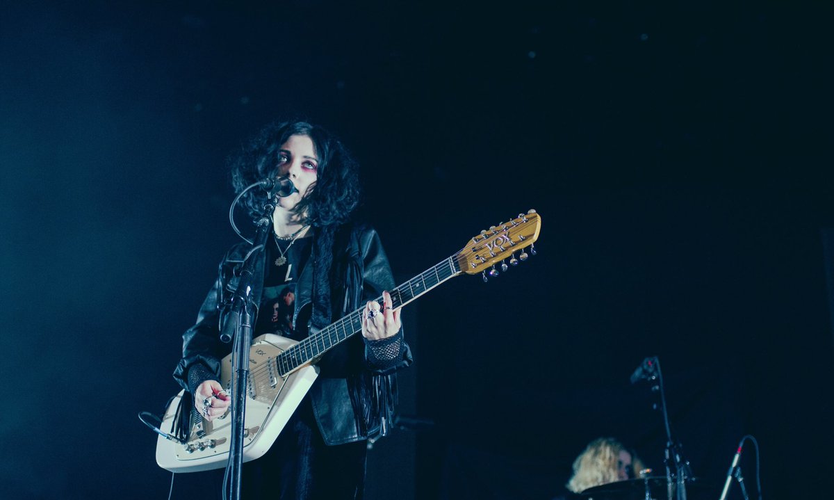 palewaves's tweet image. 