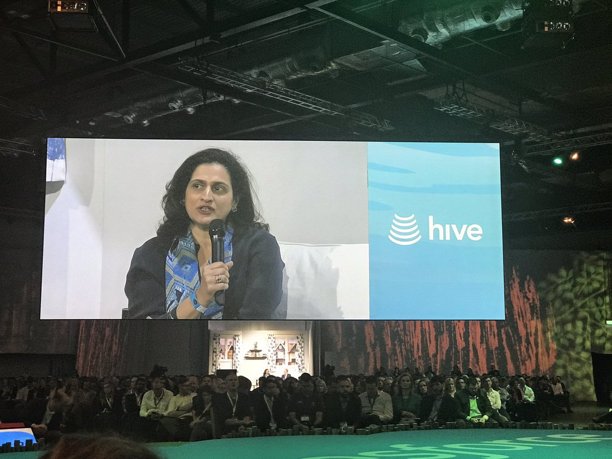 groques's tweet image. Impressive demo by @hivehome on how they solve real customer problems with the @Salesforce success platform! #salesforcetour London