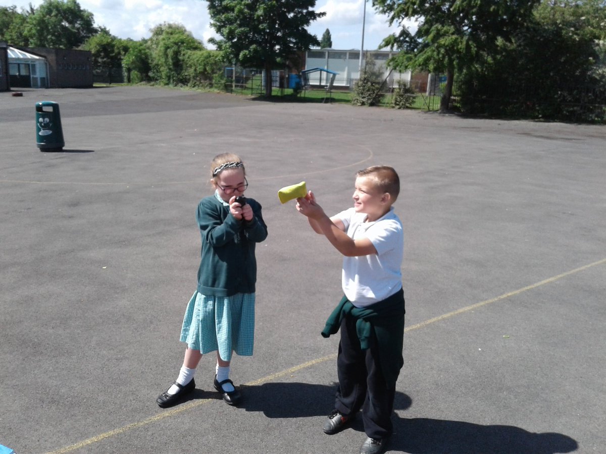 year3_bwps's tweet photo. 3AB have been recording the time it takes their friends to do different activities! We are comparing the times. #outdoorclassroomday https://t.co/UMk9Q41PGd