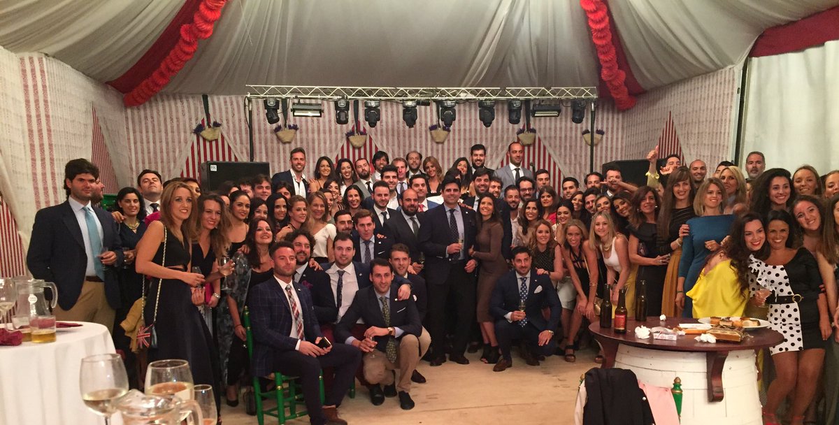 Con el tradicional "pescaíto" empezamos nuestra #FeriaCarmona2017 Desde nuestra caseta Los Sibaritas os deseamos una muy feliz feria!! 👏🏼💃🏻🎡