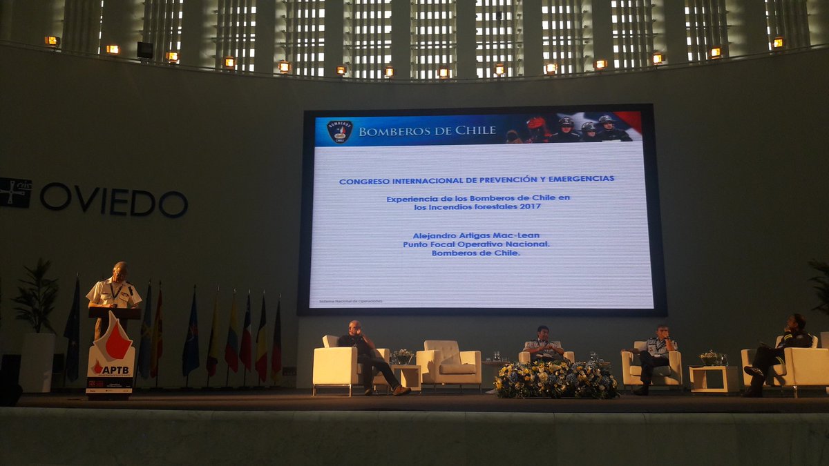 LaurentAlfonso's tweet photo. #CIPE2017
A. Artigas Mac Lean de @bomberoschile : lecciones aprendidas de #IFF de #Valparaiso #2015 https://t.co/plC1uOT5YA