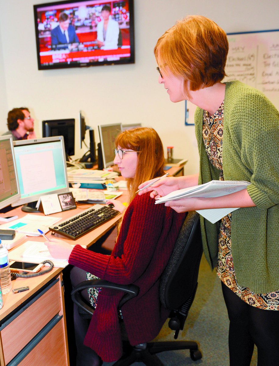 GraceW_BM's tweet image. In this week&apos;s @MaidenheadAds there&apos;s a piece for #LocalNewspaperWeek about how the paper is put together. (Hub dress code=chunky knitwear)