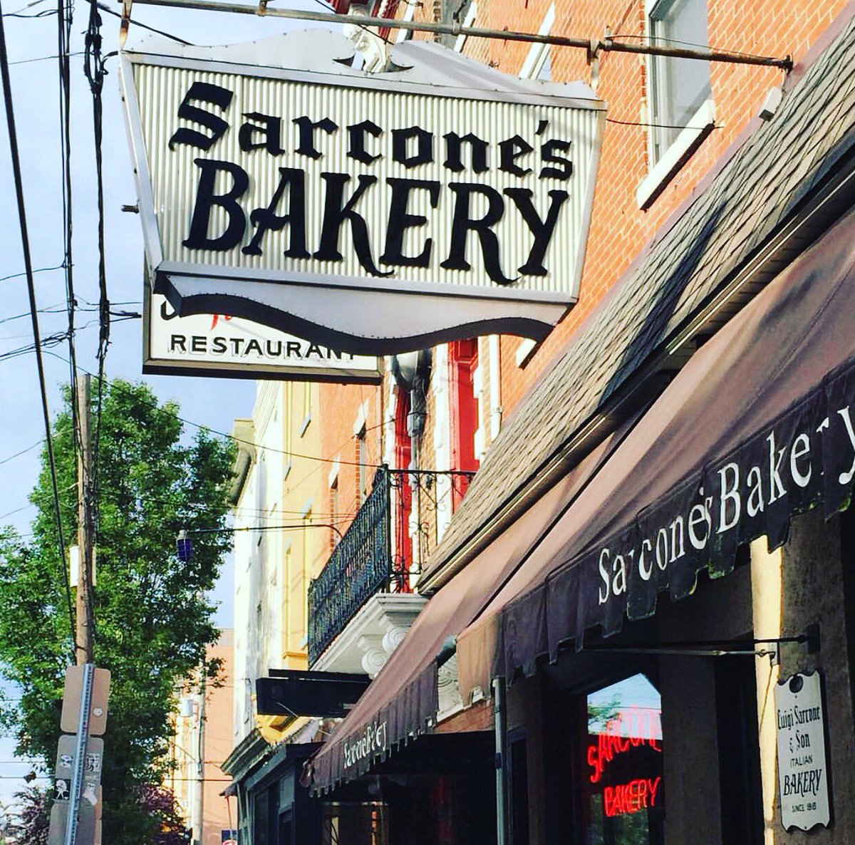 SabrinasCafe's tweet photo. If you get a chance on this beautiful day to walk the Italian Market, make sure to give some love to Sabrina's local bread source! #sarcones https://t.co/2bvPk6wk3r