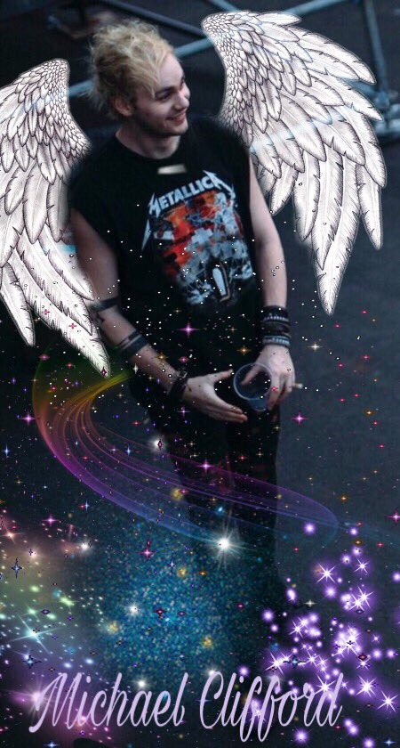 Turtle_Updates_'s tweet image. Michael Clifford lockscreen💜 RT if saved