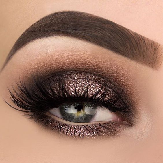 FashionUnion's tweet photo. Eye make-up goals.

#FashionUnion https://t.co/b6GhF09as9