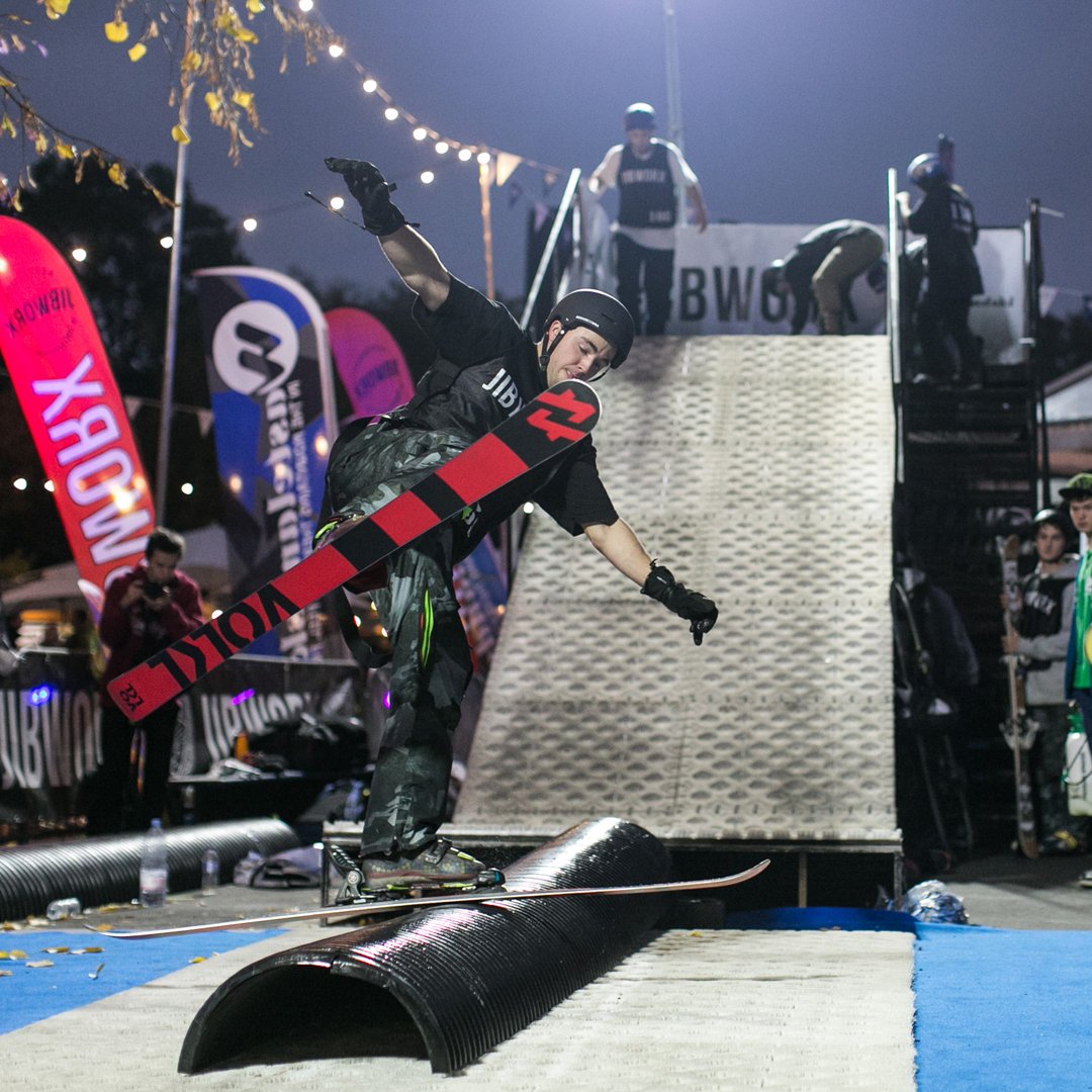 #tbt to when <a href="/jibworx/">Jibworx</a> showcased their best tricks on the live rail jam for the University Downtown Throwdown skiandsnowboard.co.uk/attractions/un…