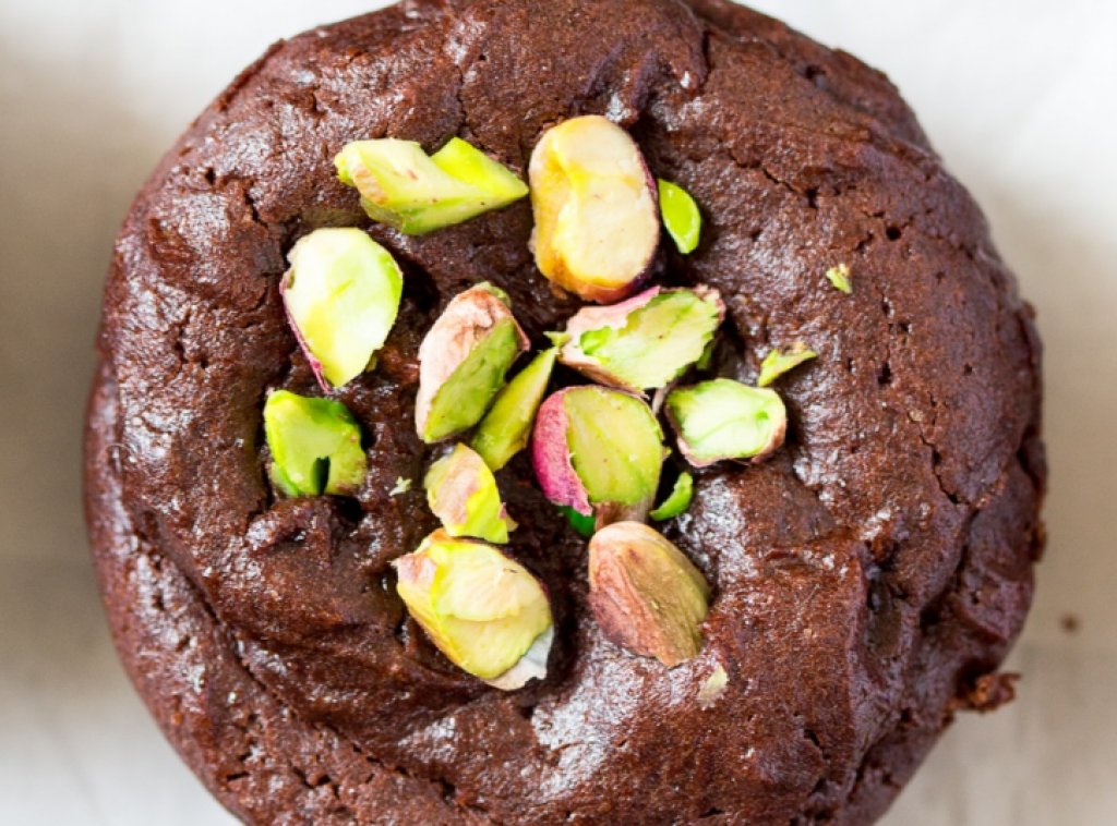 Yum! Fudgy #vegan brownies from @LazyCatKitchen #recipes #delicious buff.ly/2qzfk9X