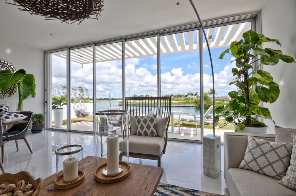 VillasMarinacc's tweet photo. ¡Nuestras villas poseen arquitectura vanguardista y un estilo de vida lleno de relax y confort!  #Ocean21 https://t.co/JXUGMVjV63 https://t.co/4Axhn0tPFh