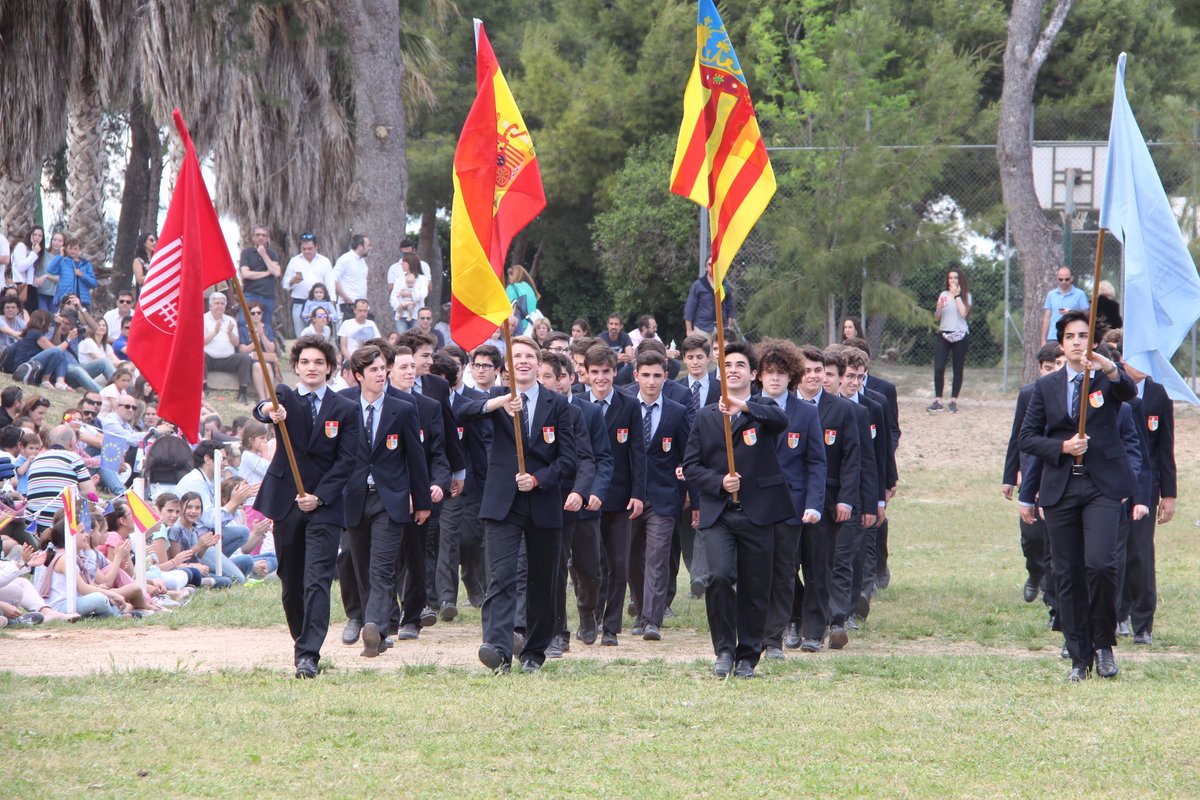 ColegioElVedat's tweet photo. Las mejores #Fotos de la #FIESTA Deportiva de El Vedat. Gran día para todos los que formamos parte del colegio: https://t.co/4g8bsxY7j2 https://t.co/Khypkf2zE2