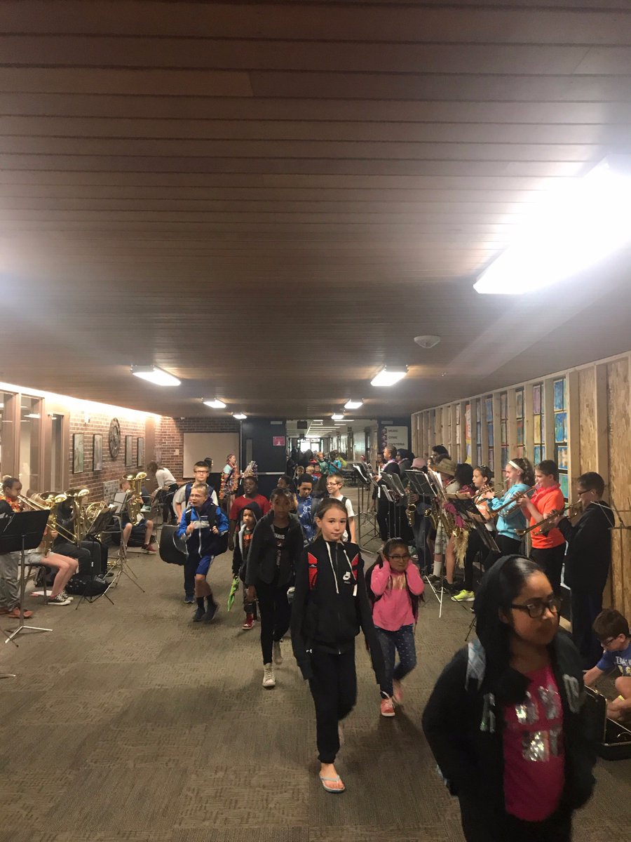 BandisGrand's tweet photo. Just because it's raining doesn't mean we can't be at the beach! #FoyerFest #beach #5thgrade #band @EPPenguins https://t.co/KYbTqOWLAZ